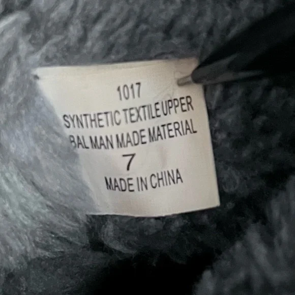 🥾 SOLD UGG Bailey Button II Boots - Picture 8 of 8